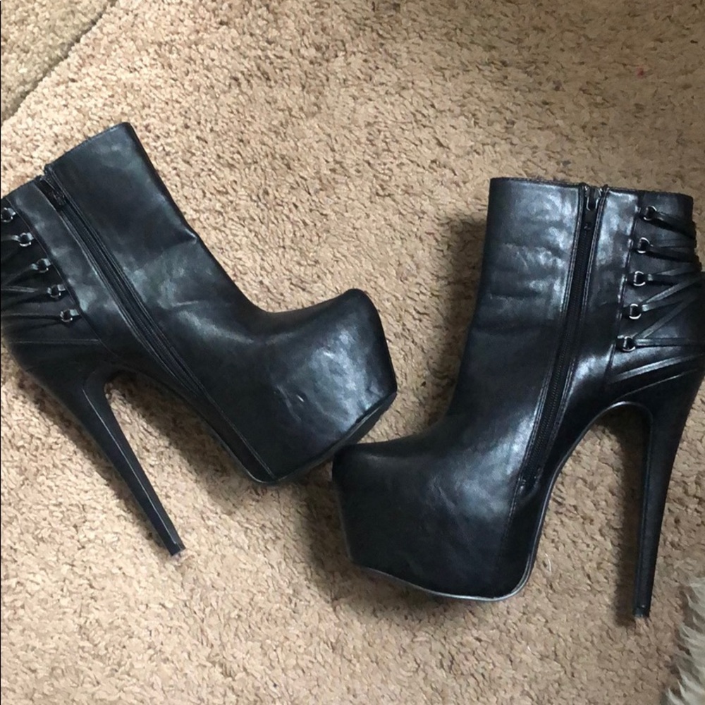 Black boot heels